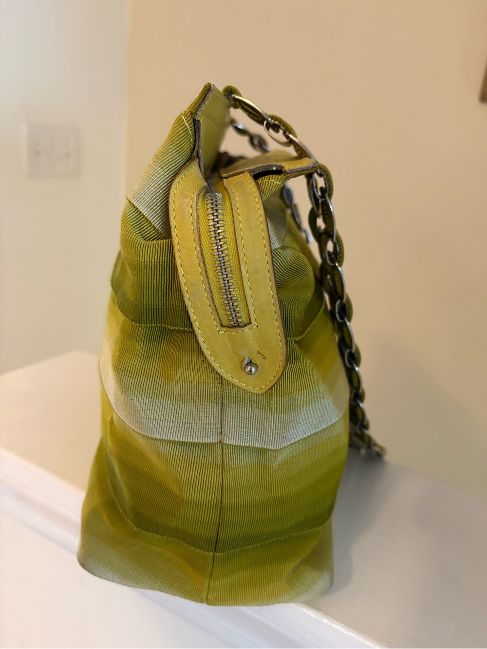 Ferragamo | VINTAGE Y2K Tiered Grosgrain Ribbon Shoulder Bag - Picture 4 of 9